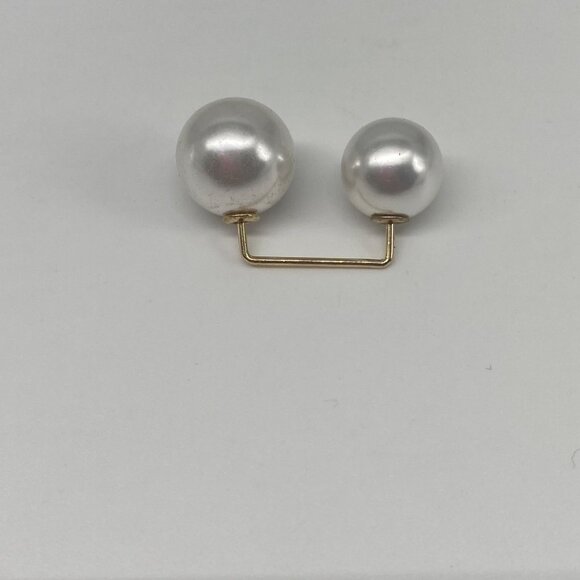 2pcs White Pearl Brooch Pin Delicate Anti Fade Buckle Fixed Clothes For Woman’s - Picture 3 of 5
